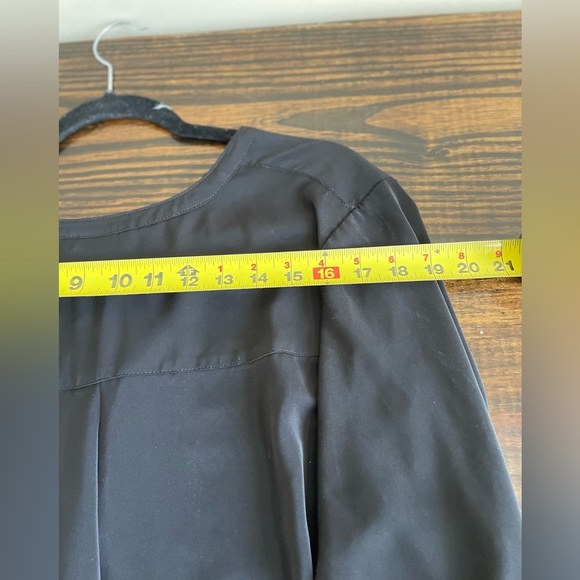 Torrid Women’s Plus 2 Blouse with Black Roll Tab Sleeve Shirt Top - Picture 4 of 9